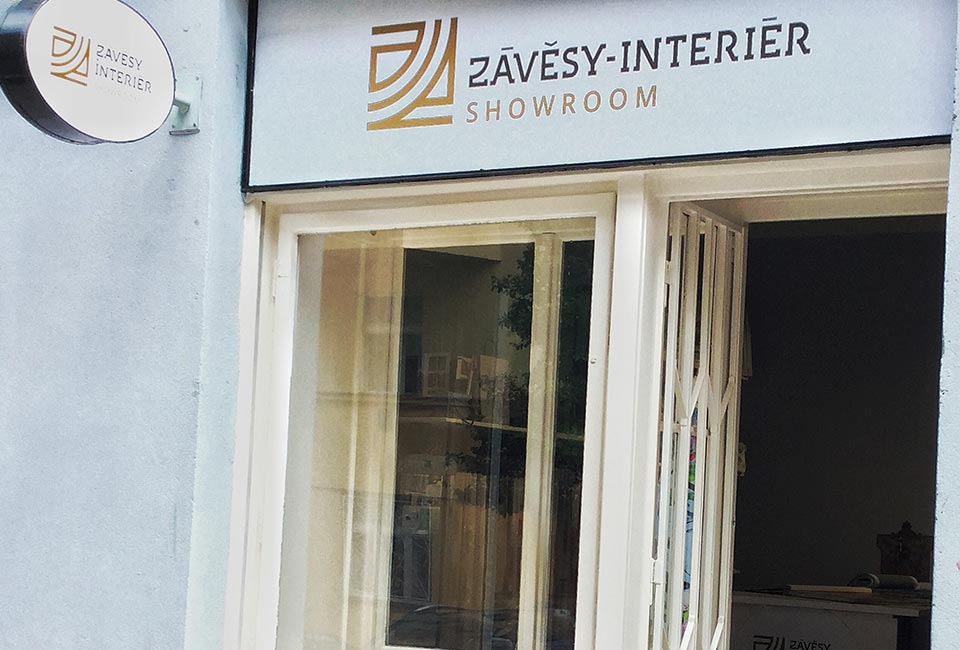 Závěsy interiér showroom